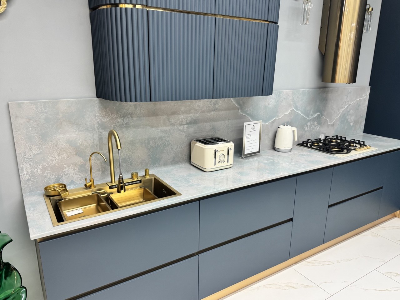 Проект с декором Primax 335 Tiffani Blue